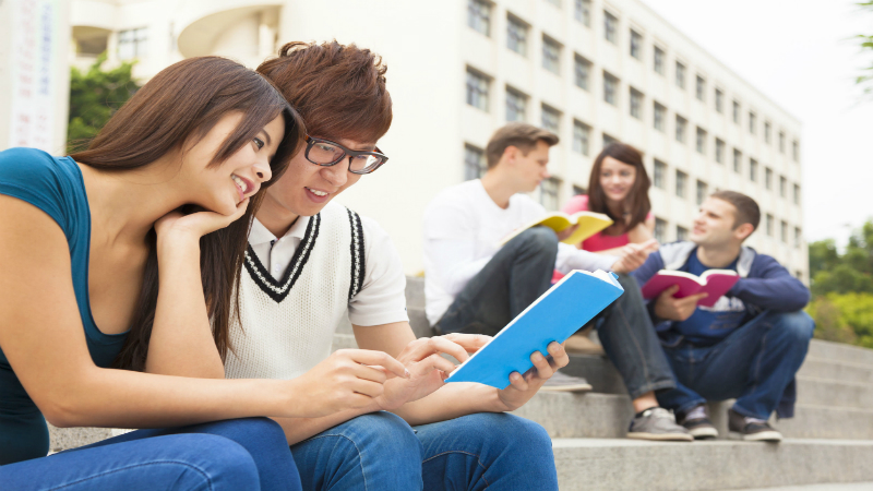 Applying for Apartments near University of Wyoming as a Student