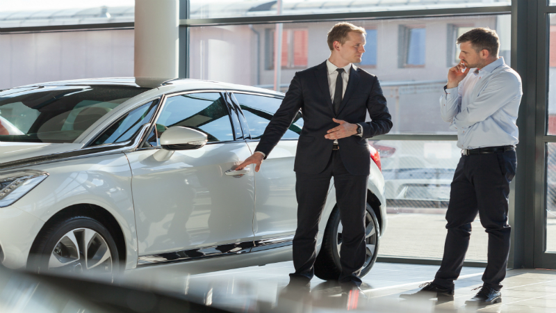 Visit a Fiat Dealer in Oak Park When You Need to Purchase an Automobile