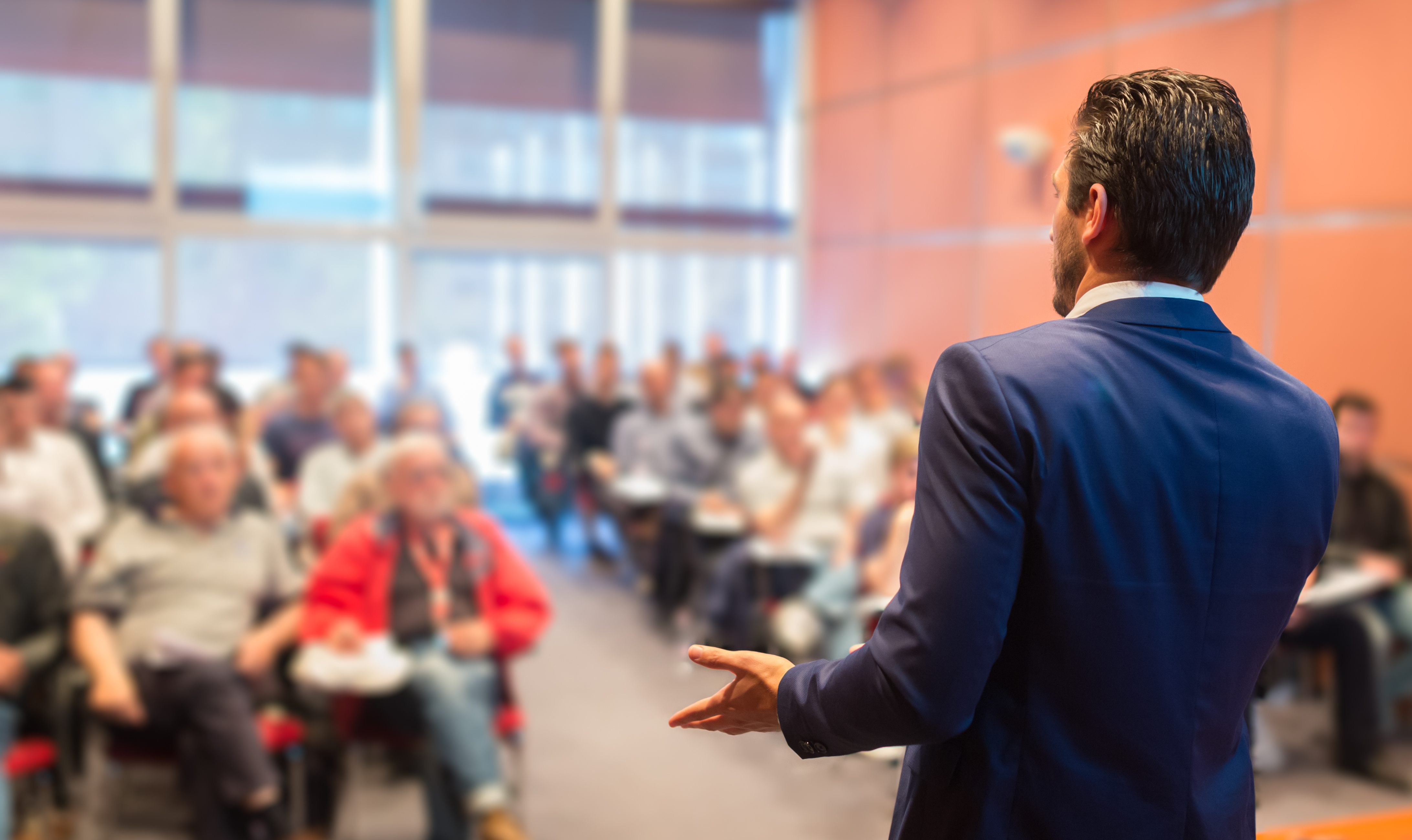 Why Professional Keynote Speakers are Key to Successful Events?