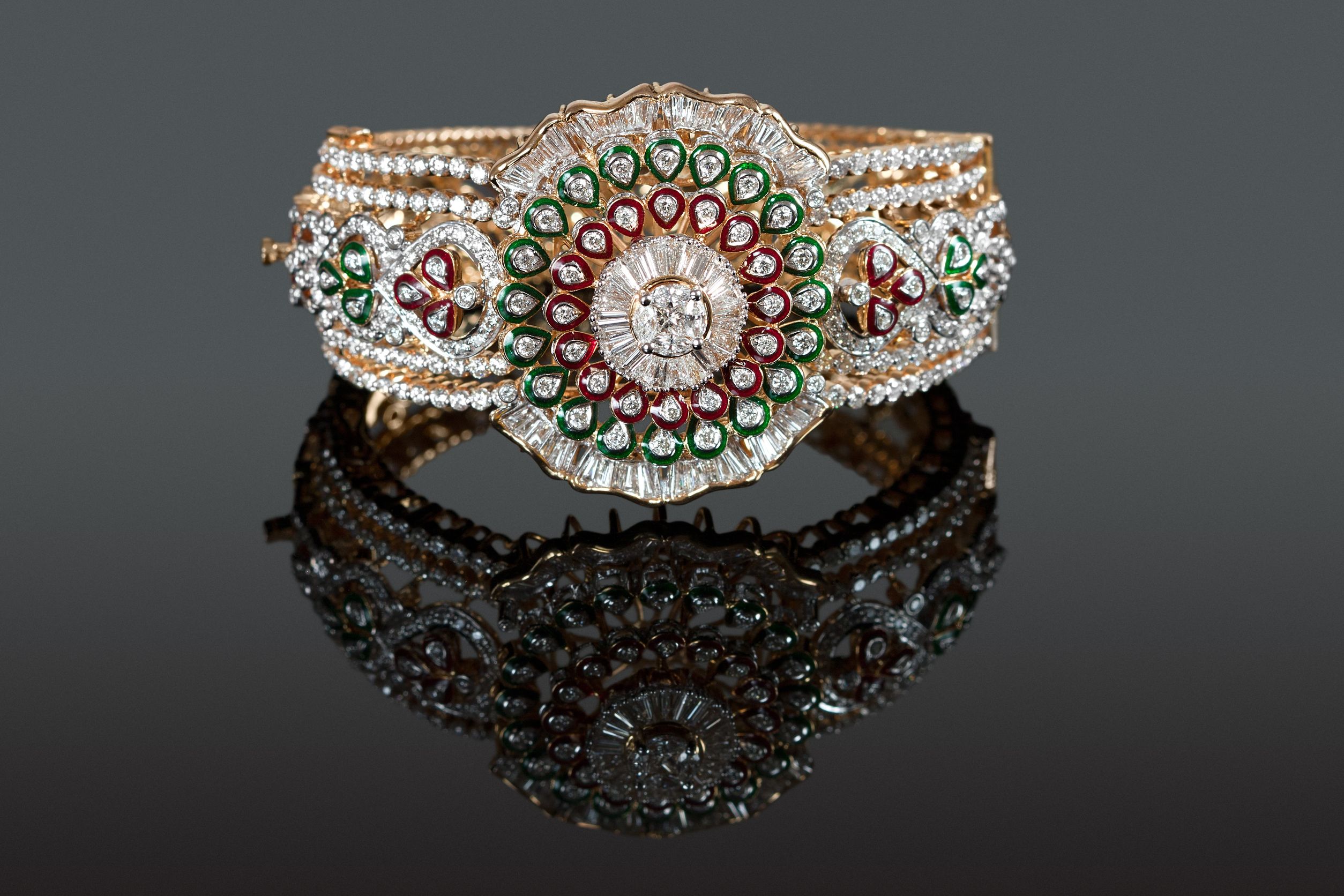 Factors to Consider When Choosing Engagement Rings With Ruby Gemstones