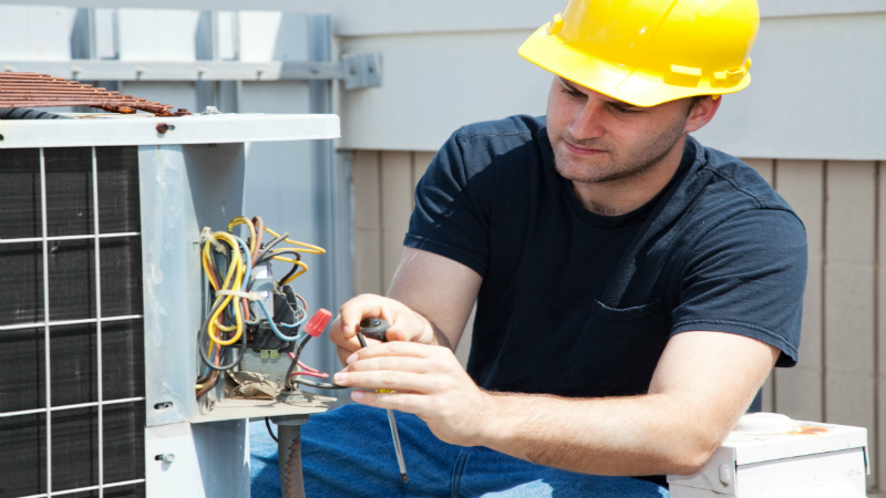 Signs You Need Professional Air Conditioning Service in Milwaukee, WI